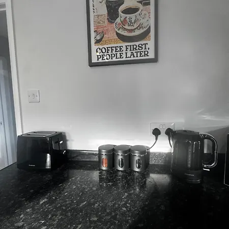 Oakleigh Way, - 2 Bedroom, Sleeps 4, Fully Furnished * Carlisle (Cumbria)