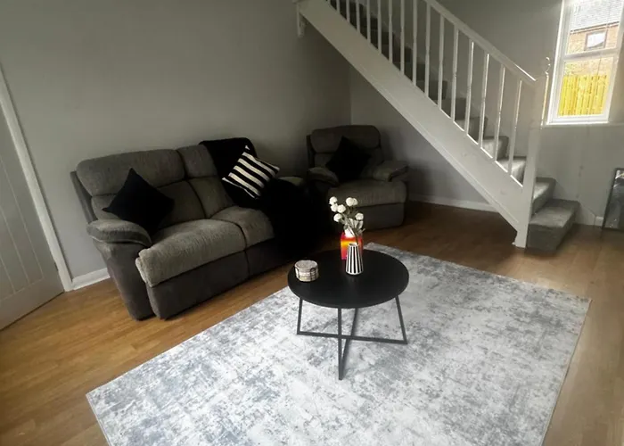 Oakleigh Way, - 2 Bedroom, Sleeps 4, Fully Furnished *