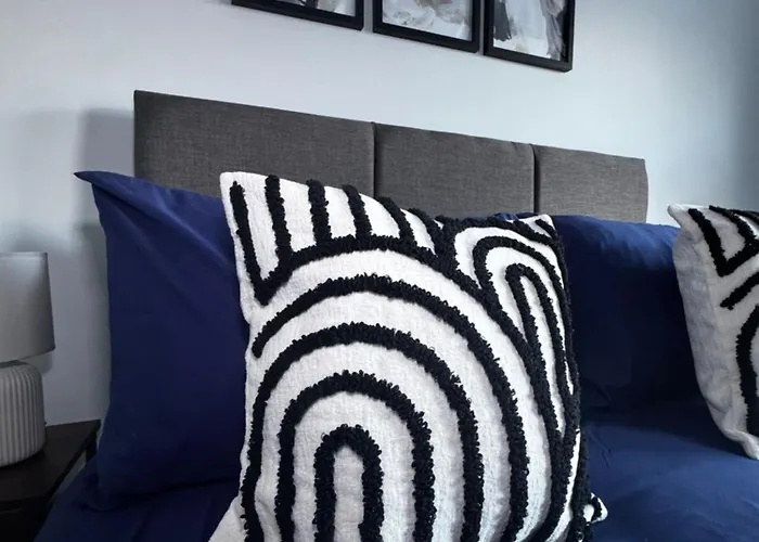 Apartamento Oakleigh Way, - 2 Bedroom, Sleeps 4, Fully Furnished *