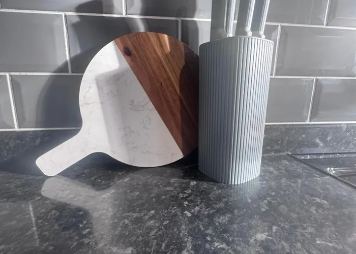 Oakleigh Way, - 2 Bedroom, Sleeps 4, Fully Furnished Carlisle (Cumbria)